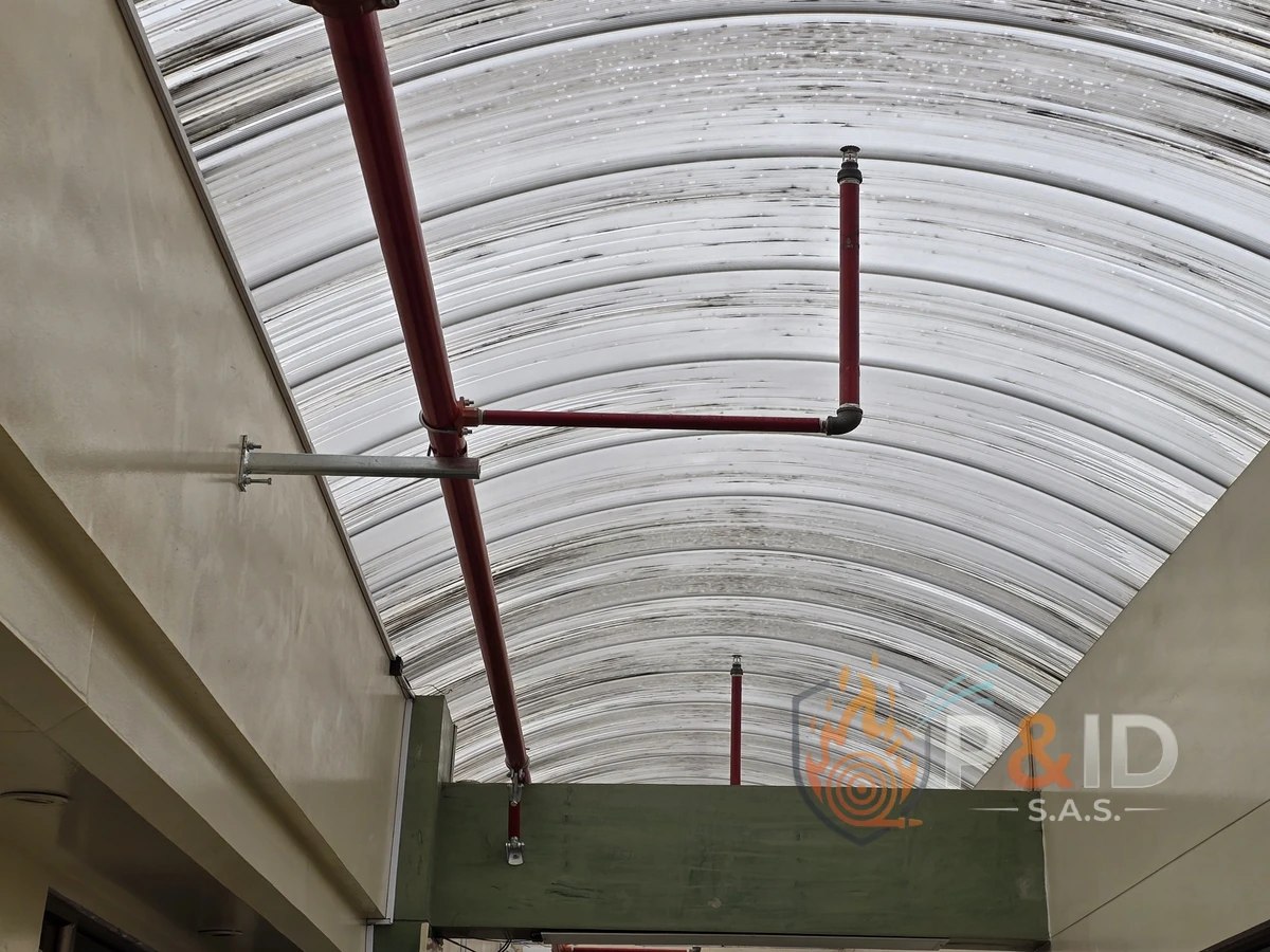 Mantenimiento preventivo a red de rociadores contra incendio